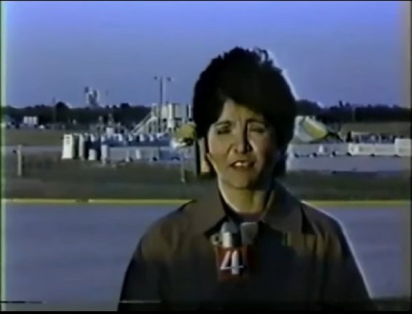 WBZ TV4 Eyewitness News, First Edition - January 28, 1986.jpg
